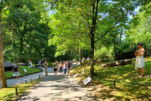 El parque megalítico de las cuevas de Sara