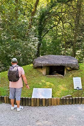 The megalitic park of the caves of Sare - txalaparta